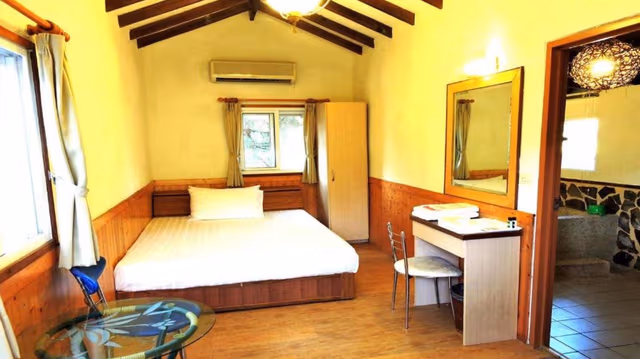 Garden View Queen Room