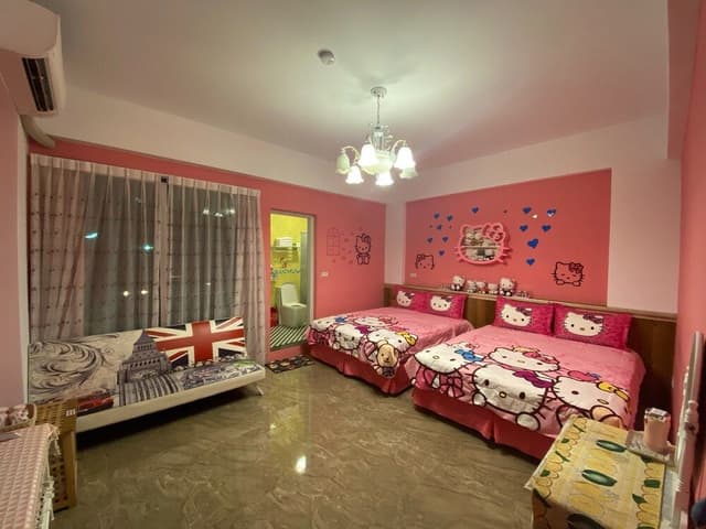 Signature Quadruple Room, 2 Double Beds, Non Smoking, Balcony