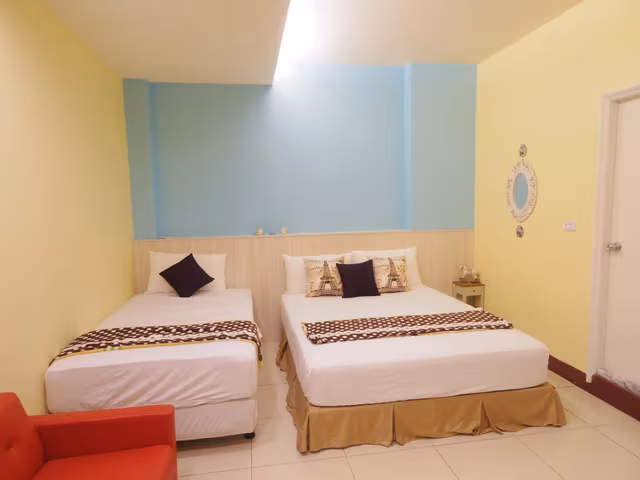 Triple (1 Double Bed + 1 Single Bed)