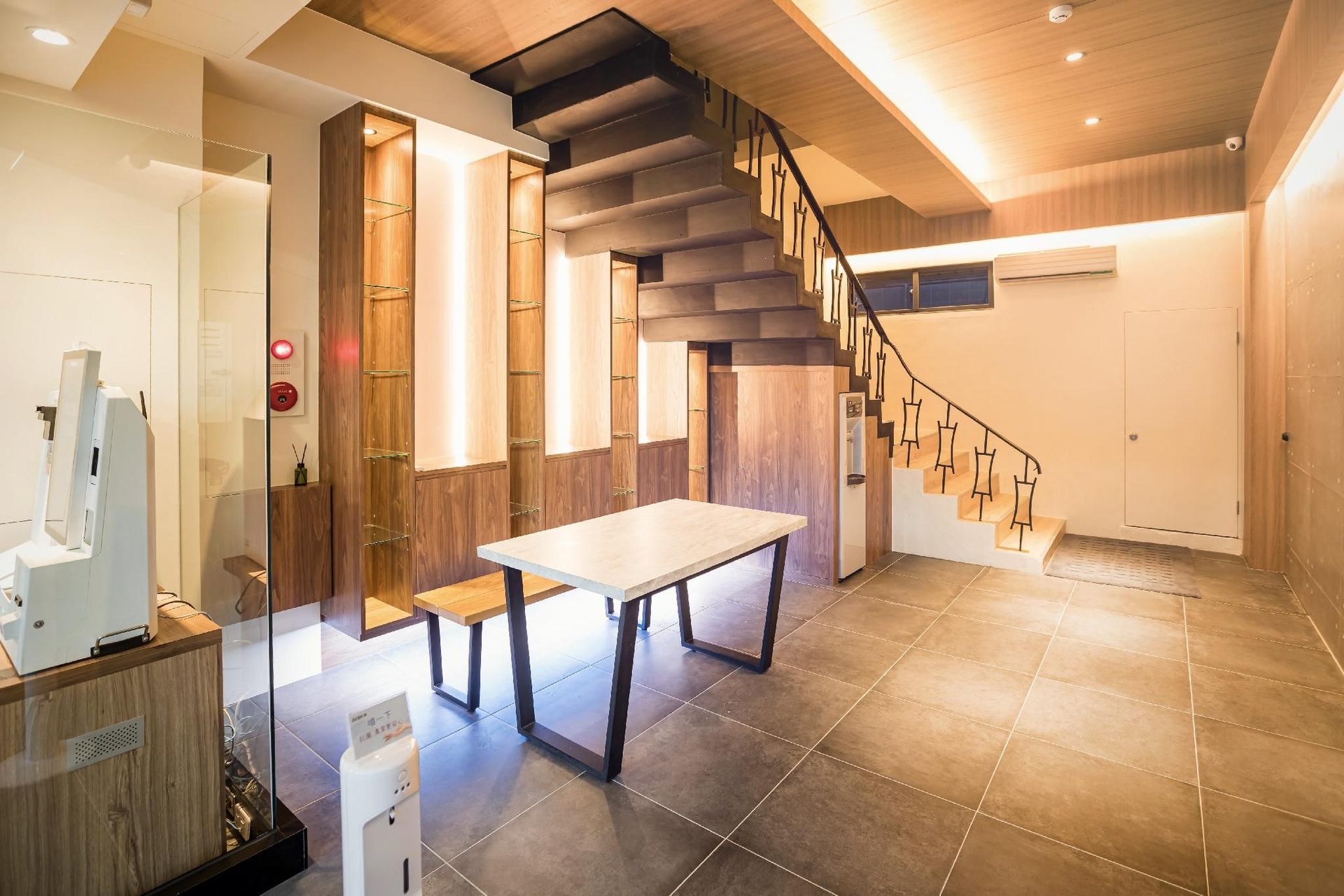 โรงแรมทราเวลเลอร์-อินน์ เดย์ มูน (Traveller-Inn Day Moon Hotel)0
