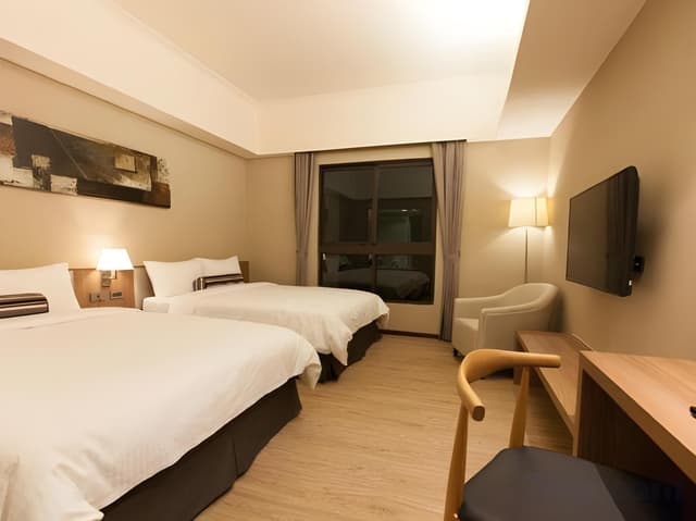 Comfy Quadruple Room with Bathtub