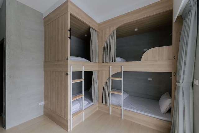 Basic Shared Dormitory, Men only