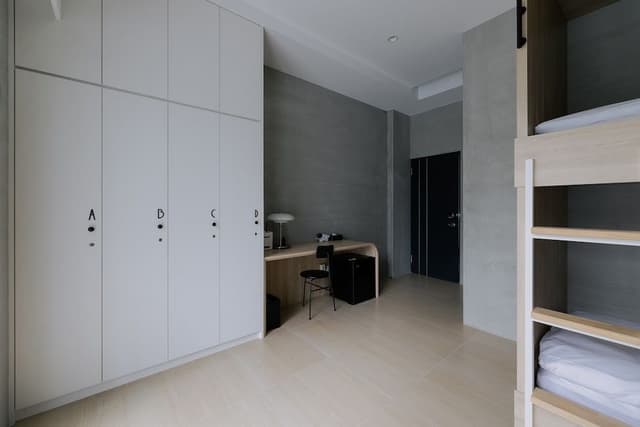 Basic Shared Dormitory, Men only