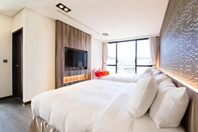 Standard Quadruple Room (1301)