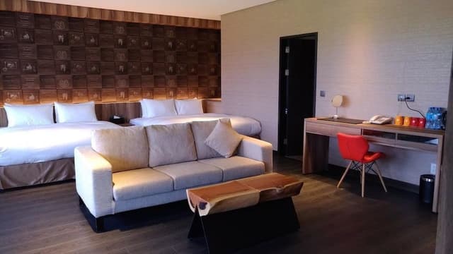 Deluxe Quadruple Room (1201)