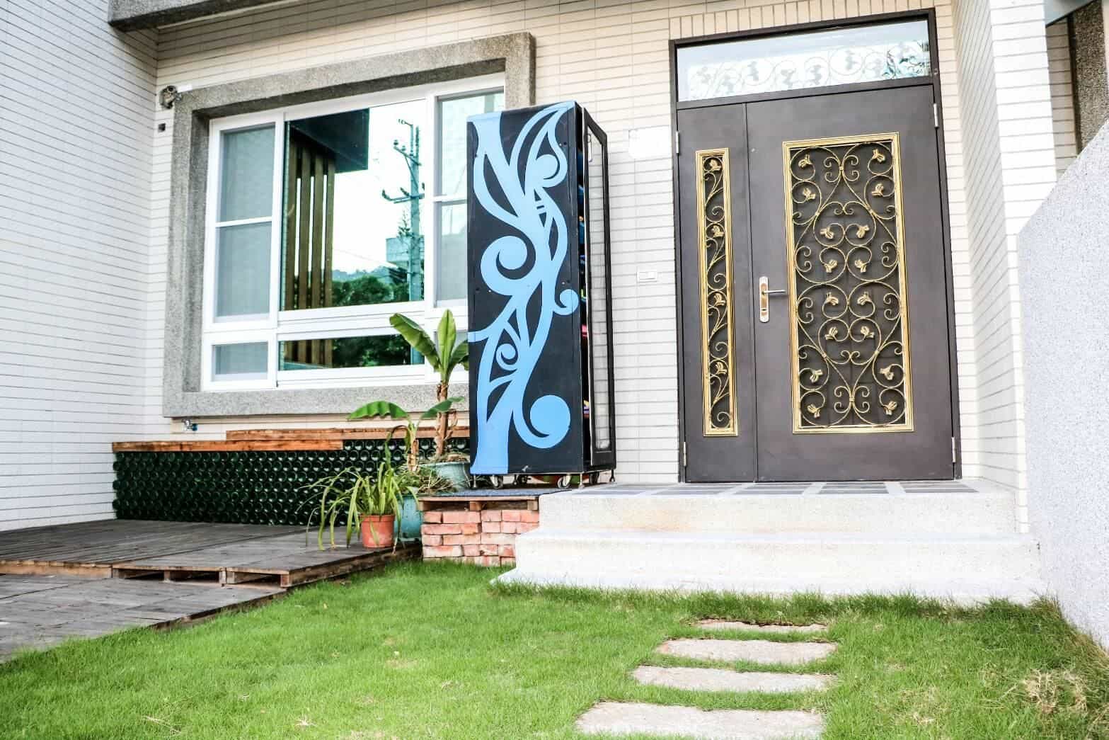 ลียาร์ บีแอนด์บี ลียาร์ บีแอนด์บี