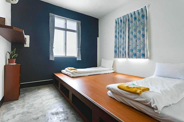 Single Bed in Dormitory with Shared Bathroom