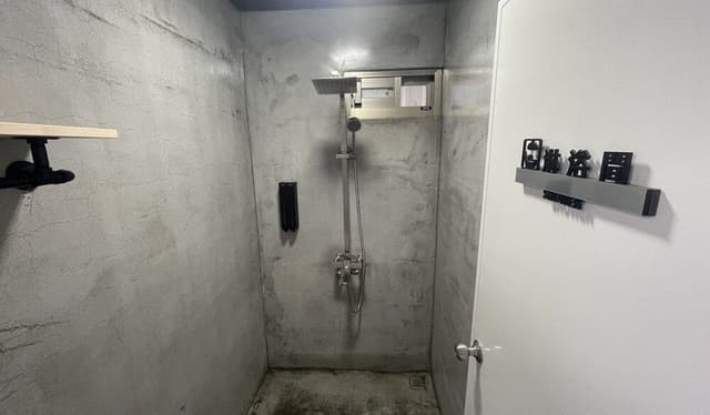Basic Shared Dormitory, Men only