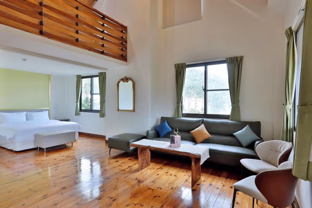 Family Room, Mountain View