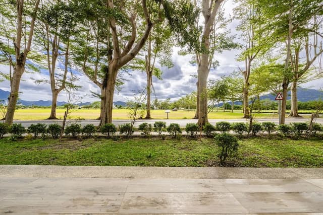 Family Room with Garden View