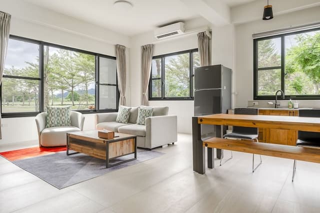 Deluxe Family Room