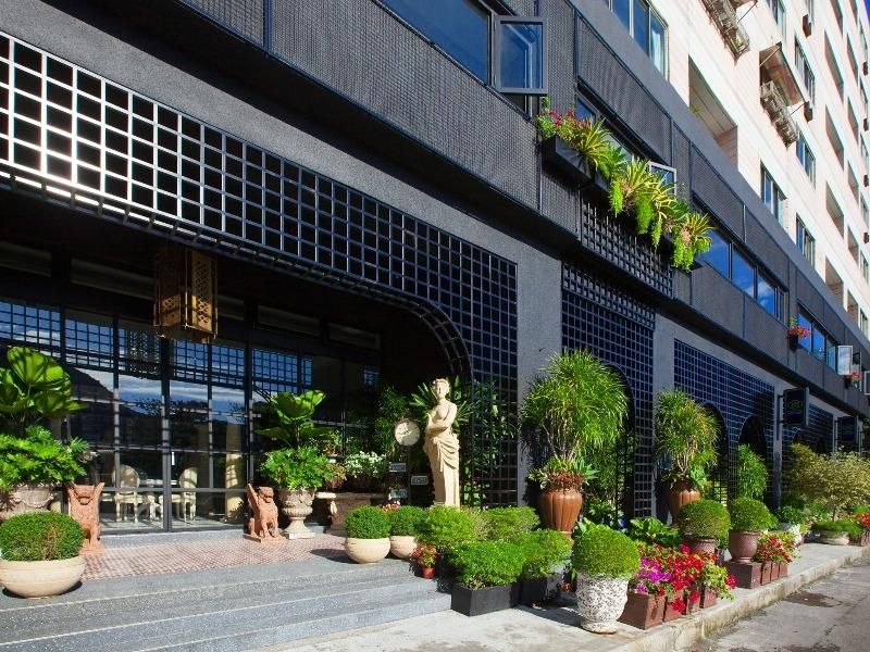 โฮเต็ล รอยัล คิงดอม (Hotel Royal Kingdom)1