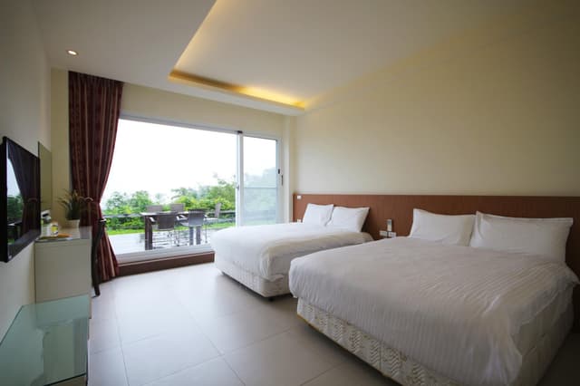 Quad Room