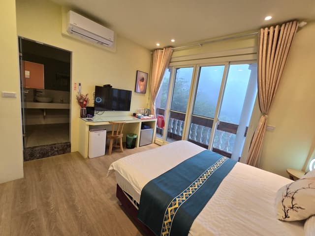 Preferred Club Junior Suite Partial Ocean View Double