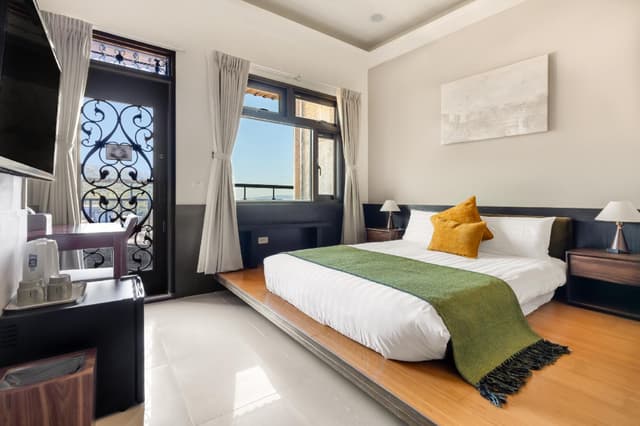 Double Room with Balcony and View