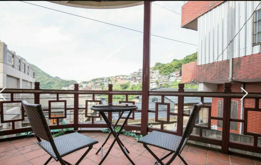 สโลว์ลี บี แอนด์ บี สโลว์ลี บี แอนด์ บี