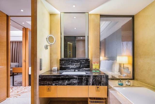 Suite, 1 Bedroom, Club Lounge Access (High Floor)