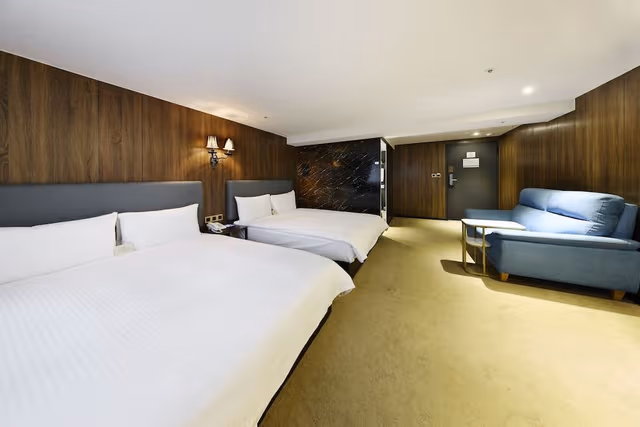 Deluxe Quadruple Room