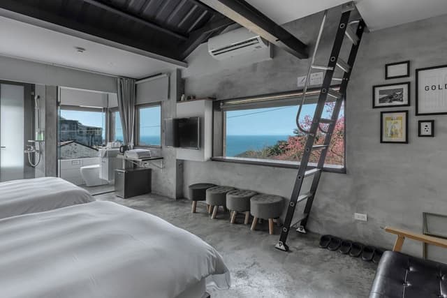 Sea view deluxe quadra room with bathtub