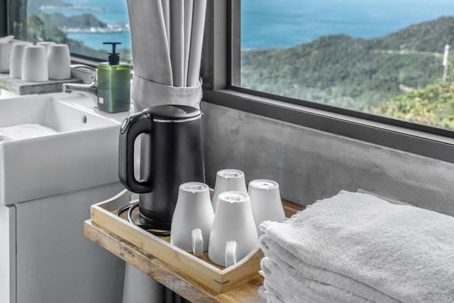 Sea view deluxe quadra room with bathtub
