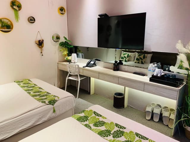 Two Double Beds Deluxe Room Non-Smoking