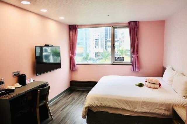 Deluxe Double Room with window