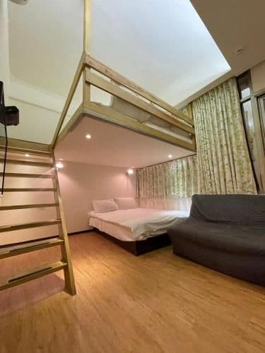 Mezzanine Family Room