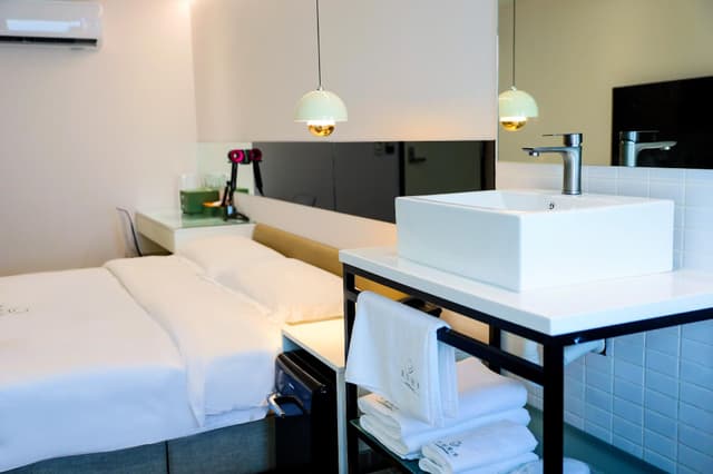 Huazhu - Deluxe Bed Room