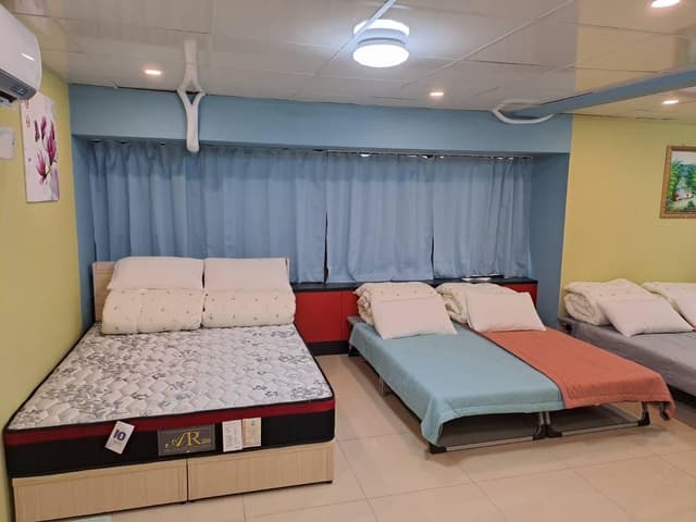Family Room for 8 People
