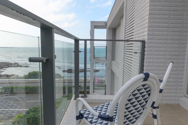 Partial Sea View Family Room with Balcony