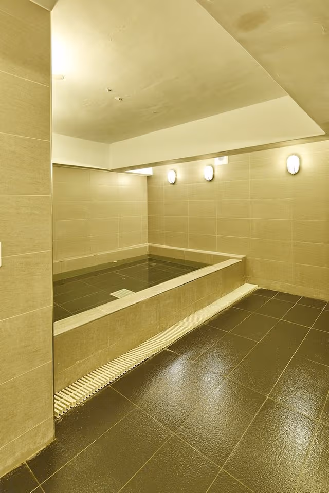 Single Room, Women only
