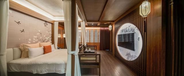Luxury Double Room (C/I 18:00 - C/O 12:00)