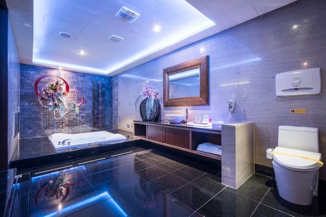 Exclusive Double Room, 1 King Bed, Non Smoking, Jetted Tub (Long stay)