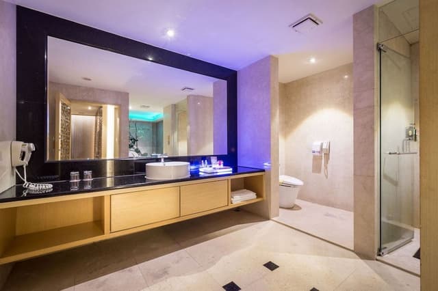 Exclusive Double Room, 1 King Bed, Non Smoking, Jetted Tub (Long stay)