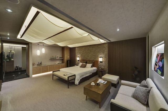 Luxury Double Room (C/I 18:00 - C/O 12:00)