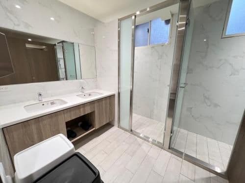 1 Person Single Bed in 12-Bed Dormitory - Male Only