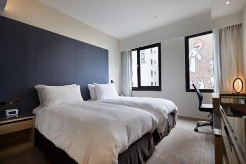 Superior Twin Room with Bathtub