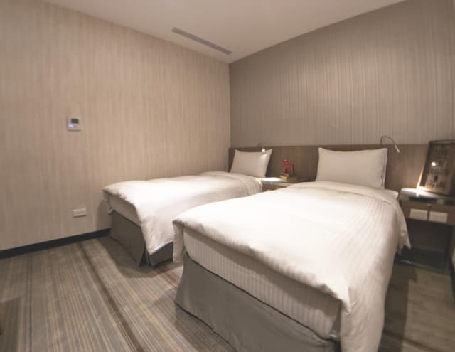 Twin Room for 2 People