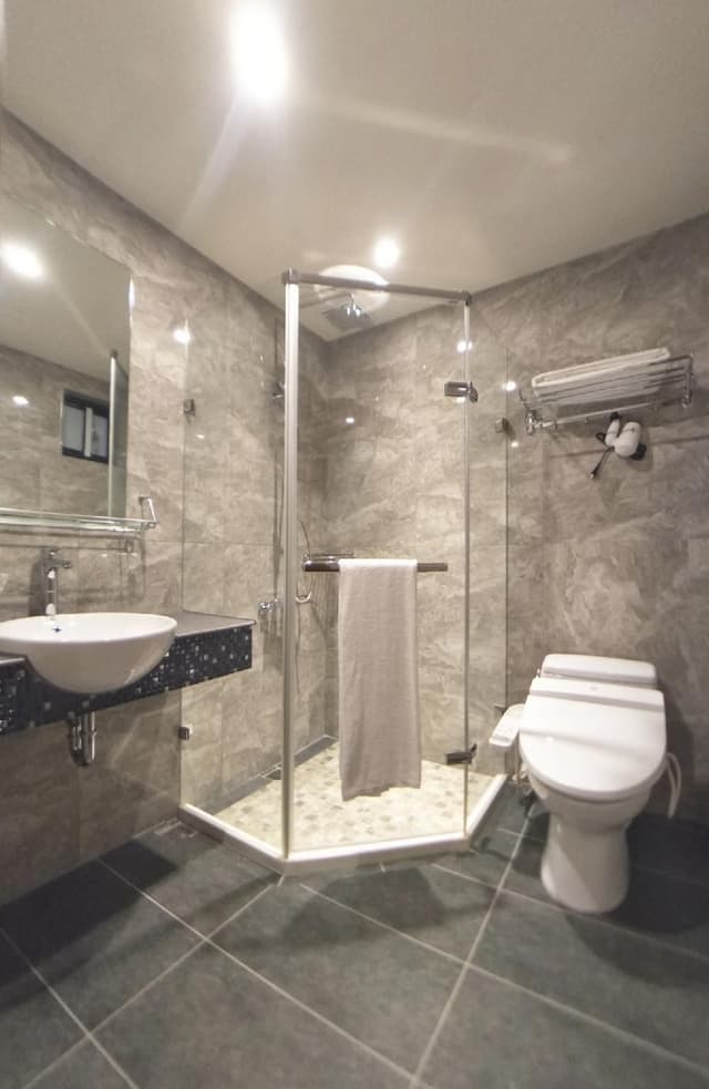 Twin Room for 2 People