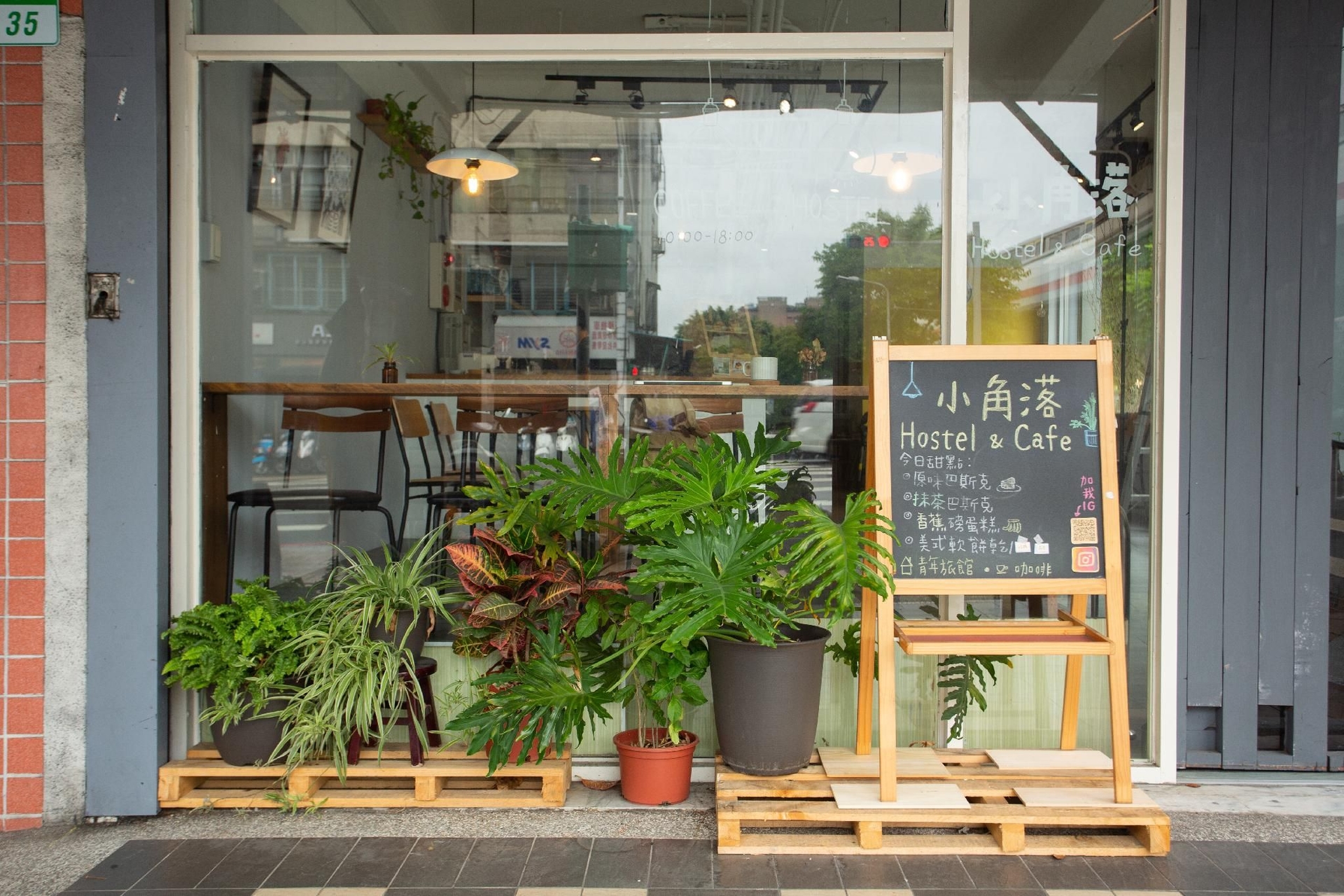 คอร์เนอร์ โฮสเทล แอนด์ คาเฟ่ (Corner Hostel & Cafe)4