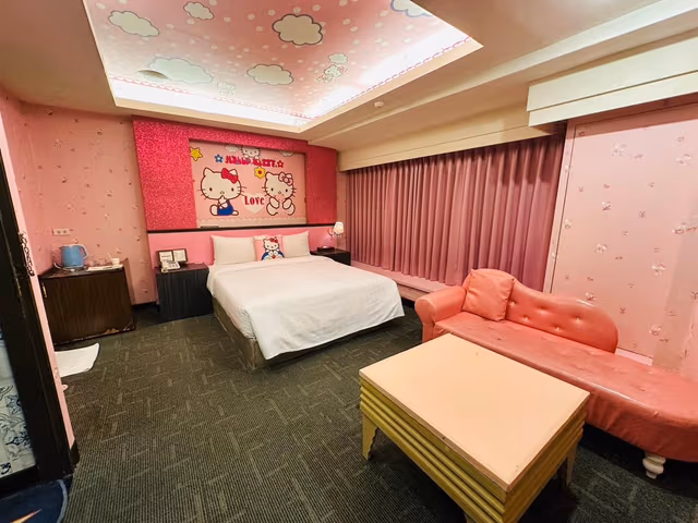 Classic Double Room with Bathtub