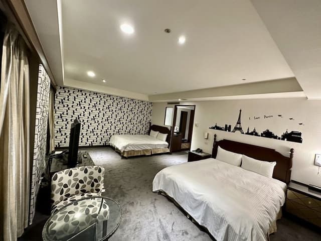 Classic Quadruple Room