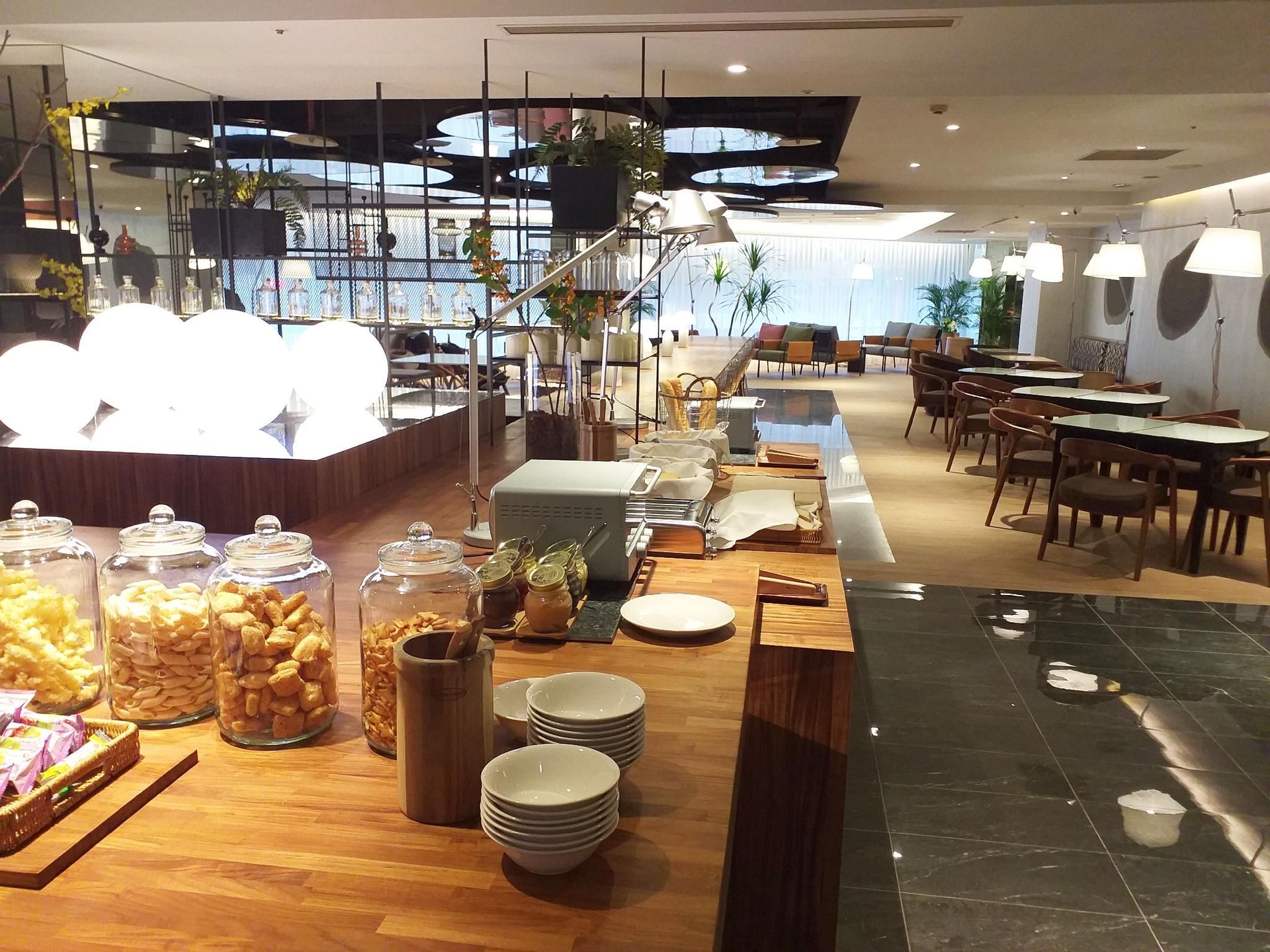 เวีย โฮเทล บรีซ (Via Hotel Breeze)2