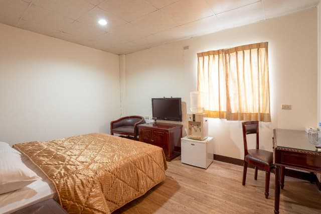 Business Double Room - Access via Staircase Only