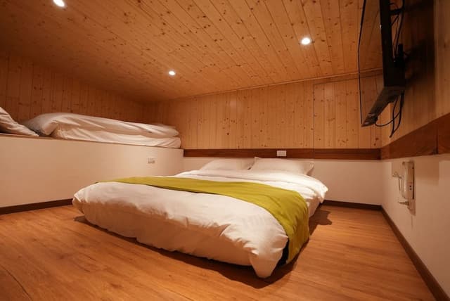 Elite Room