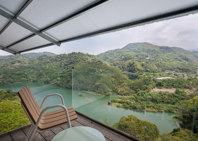 View Bath Quadruple with Private Bath