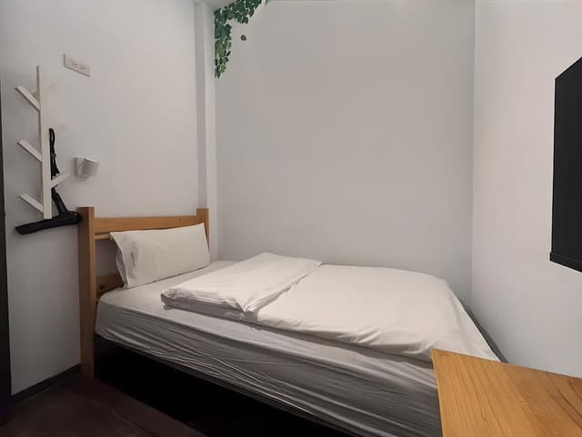 Basic Single Room, Shared Bathroom