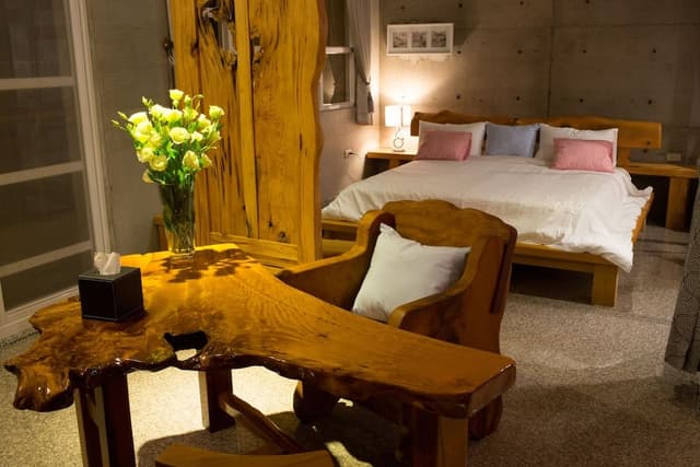 Deluxe Double Room (Water Reflection)