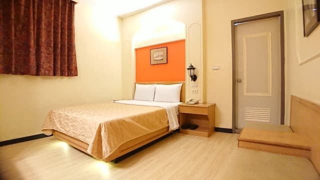 Business Double Room (1)