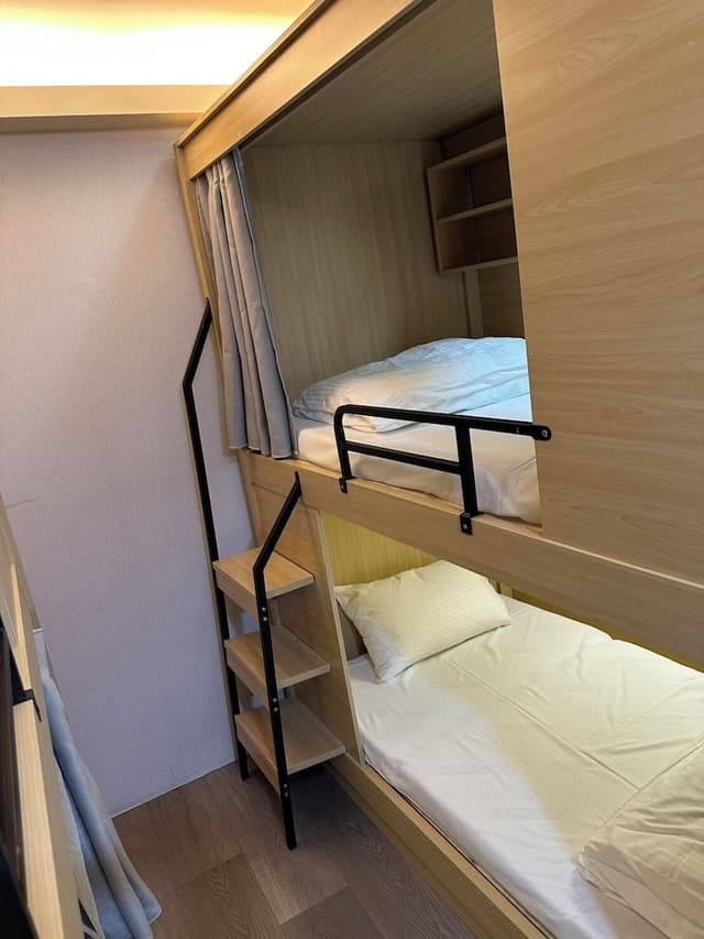 Classic Shared Dormitory, Women only